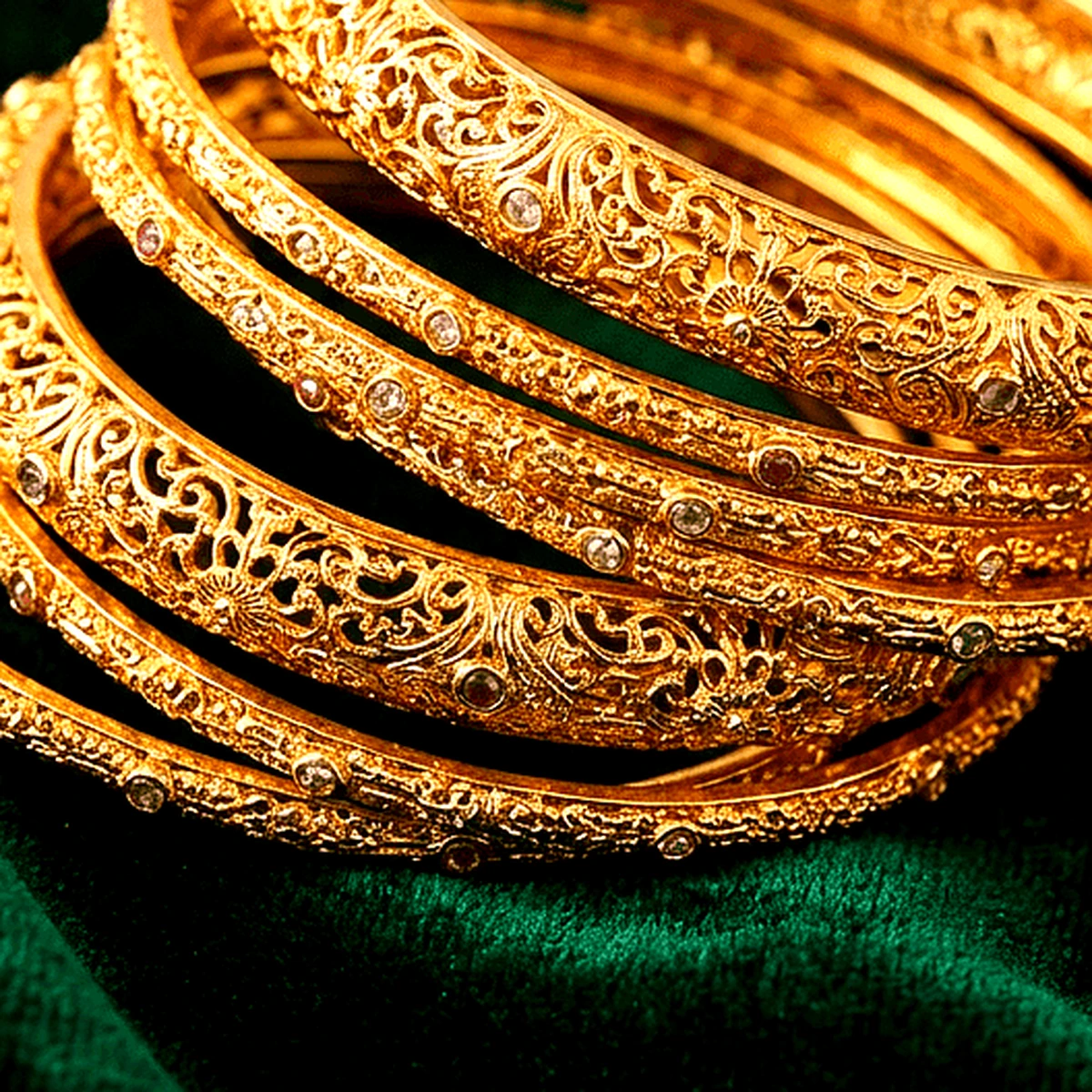1-Gram Gold Sunburst Filigree Patla Bangles - Macro Detail View